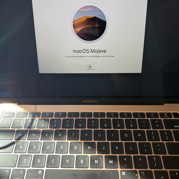 Apple Gold Laptop Sleek Design High Performance - Picture 16 of 16